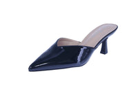 WOMAN'S HEELS BLACK PAT EQUAL-89
